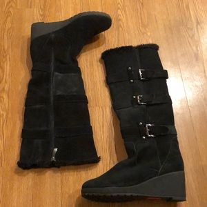 Khombu Suede Wedge Boots